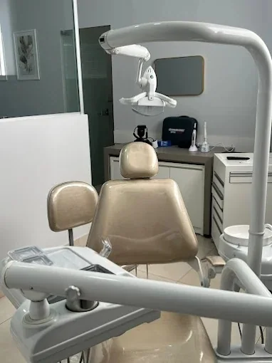 Segundo consultório do Instituto Line Clinic, equipado para implantes e próteses